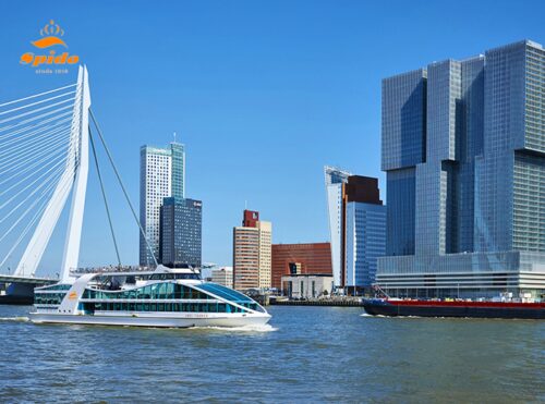 75 minuten durende havenrondvaart Spido Rotterdam